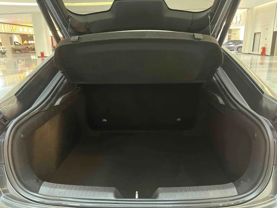 Changan UNI-V 1.5T exclusive model 2023 — миниатюра 4