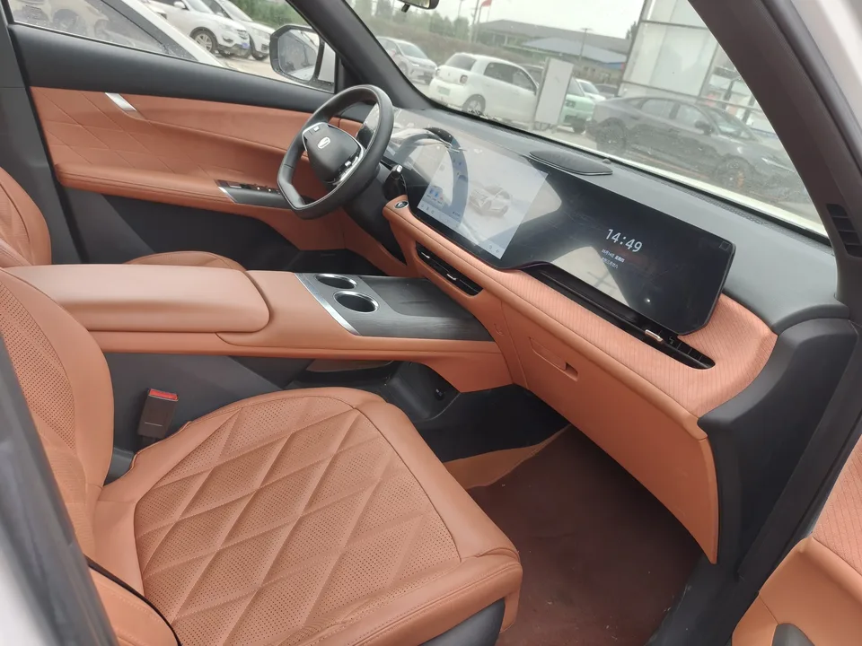 Changan UNI-V 2.0T third-generation JinQing model 2025 — миниатюра 3