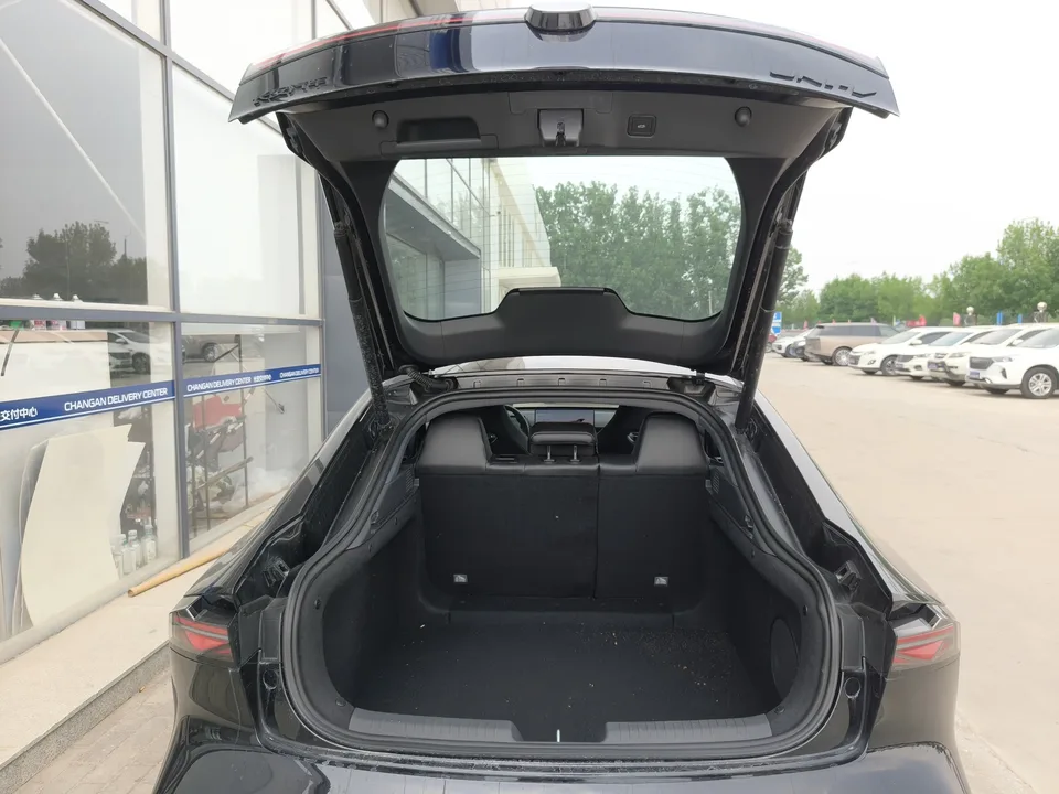 Changan UNI-V 2.0T third-generation JinQing model 2025 — миниатюра 4