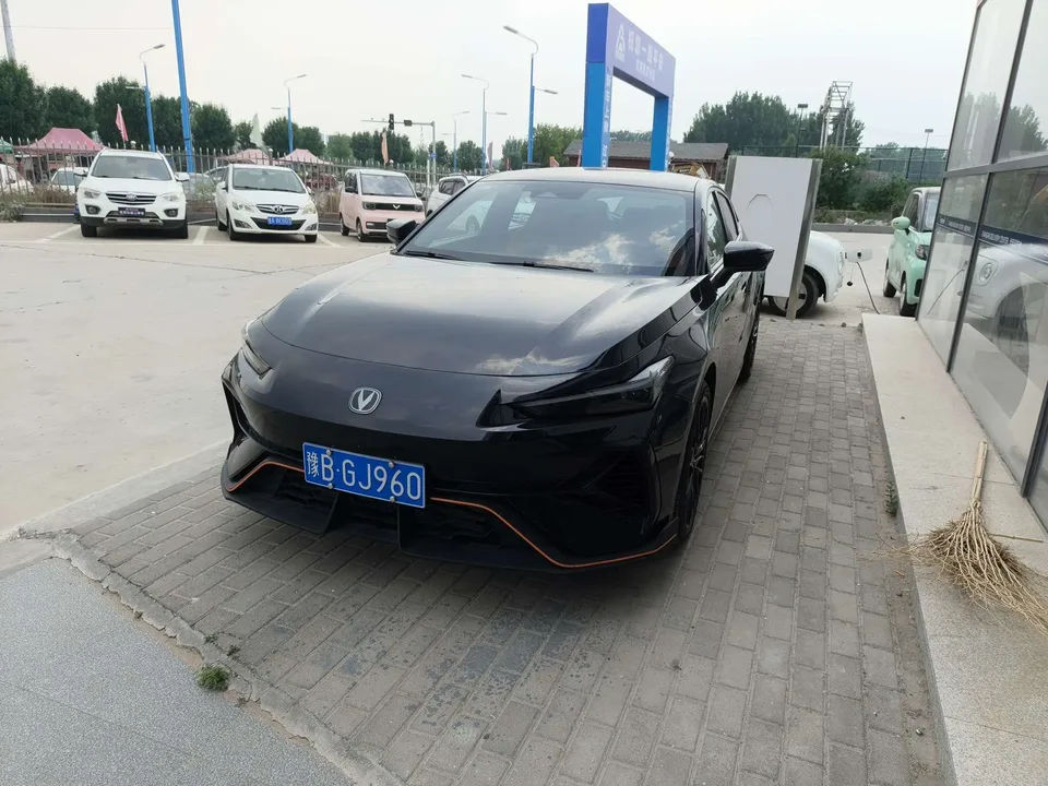 Changan UNI-V 2025