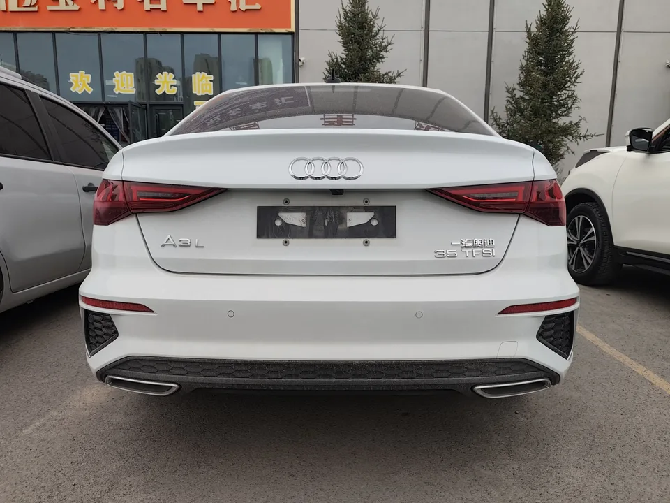 Audi A3 A3L Limousine 35 TFSI Fashion Sports 2022 — миниатюра 2