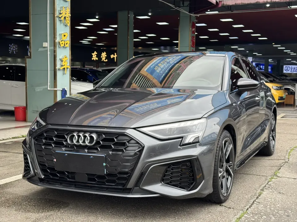 Audi A3 Sportback 35 TFSI stylish and sporty 2023 — фото 1, купить с доставкой в Москву