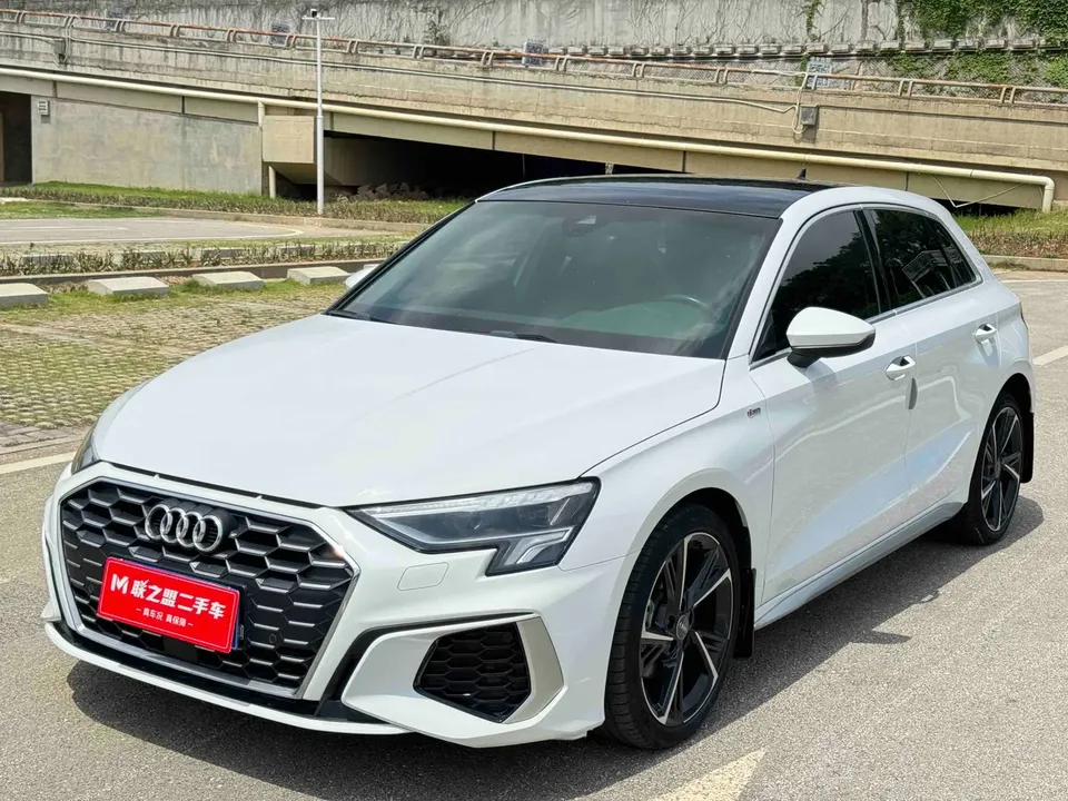 Audi A3 Sportback 35 TFSI stylish and sporty 2022 — фото 1, купить с доставкой в Москву