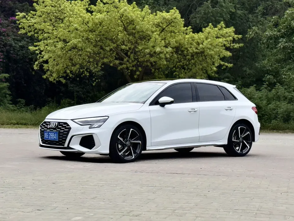 Audi A3 Sportback 35 TFSI stylish and sporty 2022 — фото 1, купить с доставкой в Москву