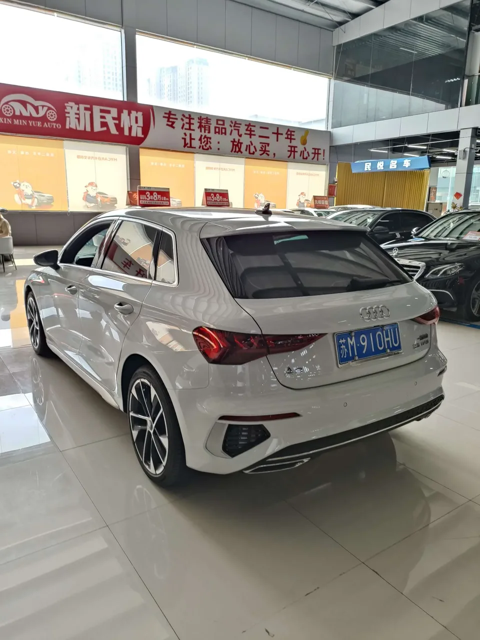 Audi A3 facelift Sportback 35 TFSI stylish and sporty 2023 — миниатюра 4