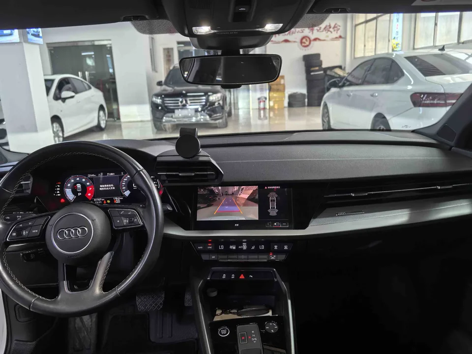Audi A3 A3L Limousine 35 TFSI Fashion Sports 2023 — миниатюра 4