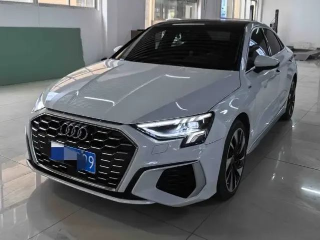 Audi A3 A3L Limousine 35 TFSI Fashion Sports 2023 — фото 1, купить с доставкой в Москву