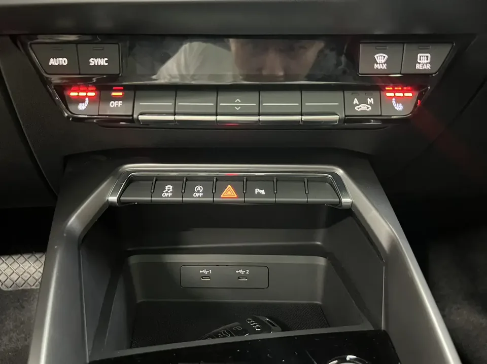 Audi A3 A3L Limousine 35 TFSI Fashion Sports 2022 — миниатюра 3
