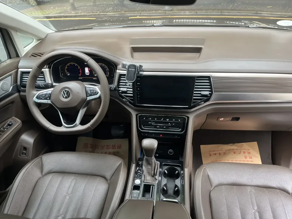 Volkswagen Weiran 330TSI Deluxe Edition 2022 — миниатюра 3