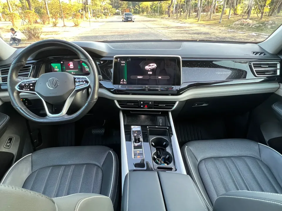 Volkswagen Teramont Tuang 2021 330TSI 2WD Luxury Edition 2022 — thumbnail 3