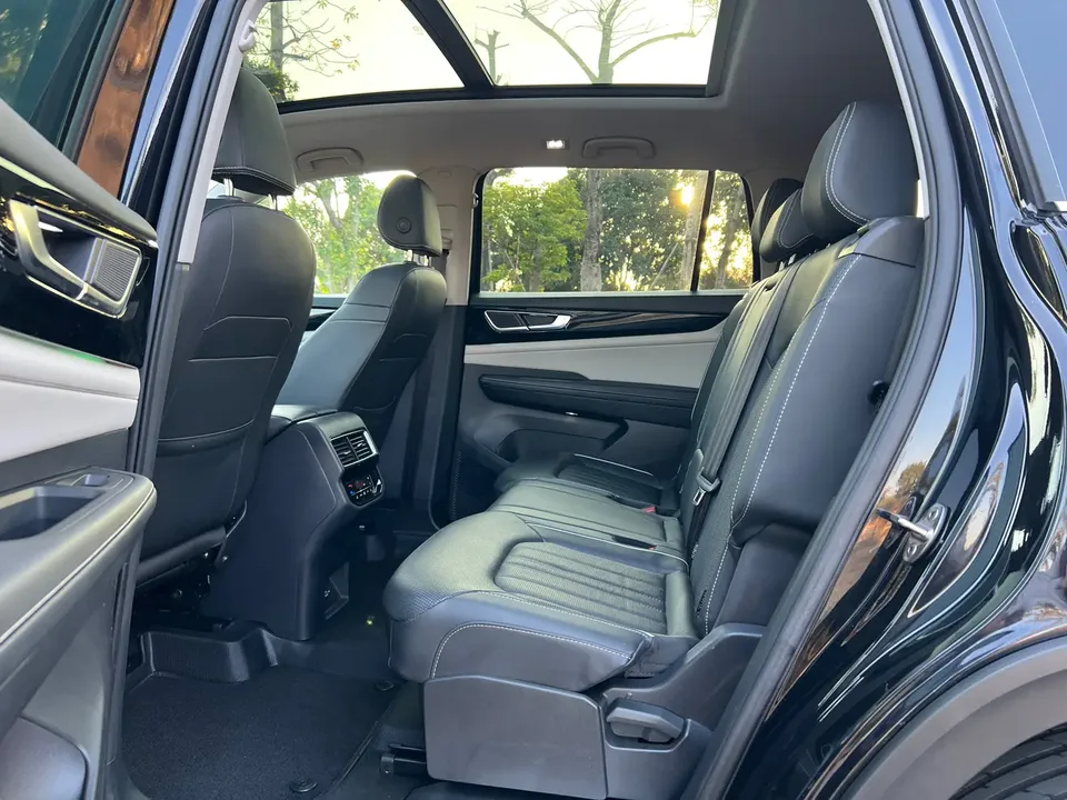Volkswagen Teramont Tuang 2021 330TSI 2WD Luxury Edition 2022 — thumbnail 4