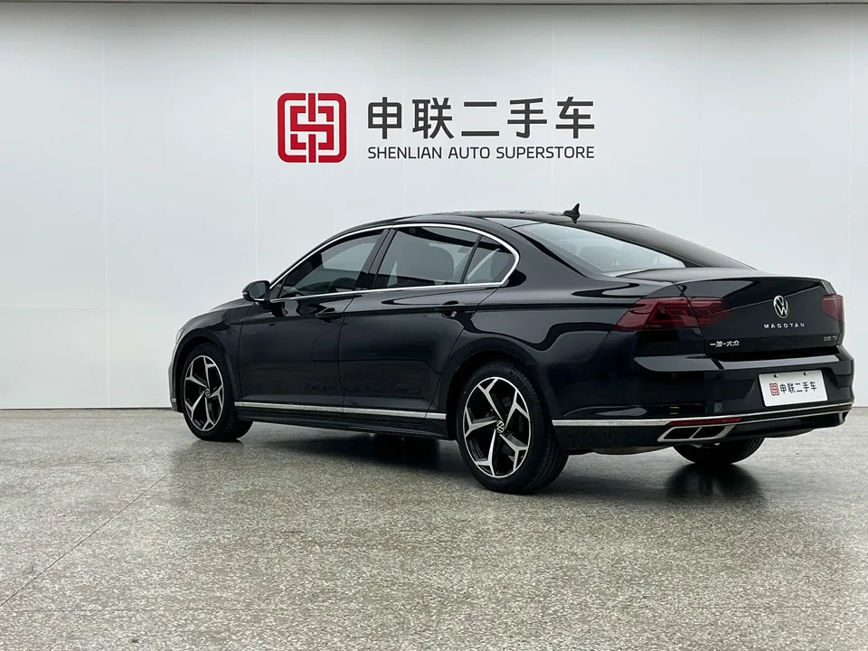 Volkswagen Magotan Magotan 2023 2 million commemorative edition 330TSI DSG leading model 2023 — миниатюра 4