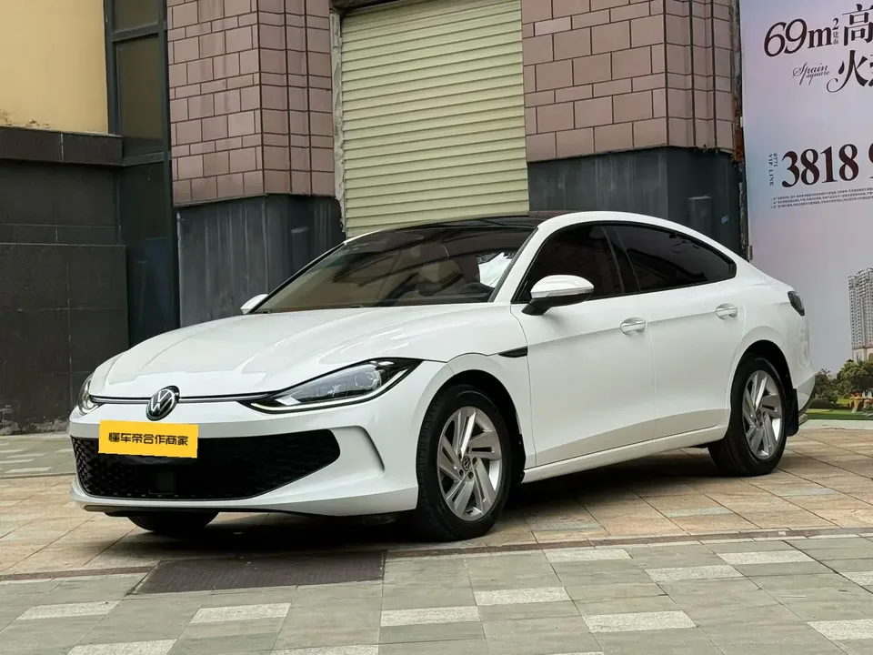Volkswagen Lamando Lingdu 2023 Lingdu L 280TSI DSG Hot Edition 2023 — photo 1, buy with delivery to Moscow