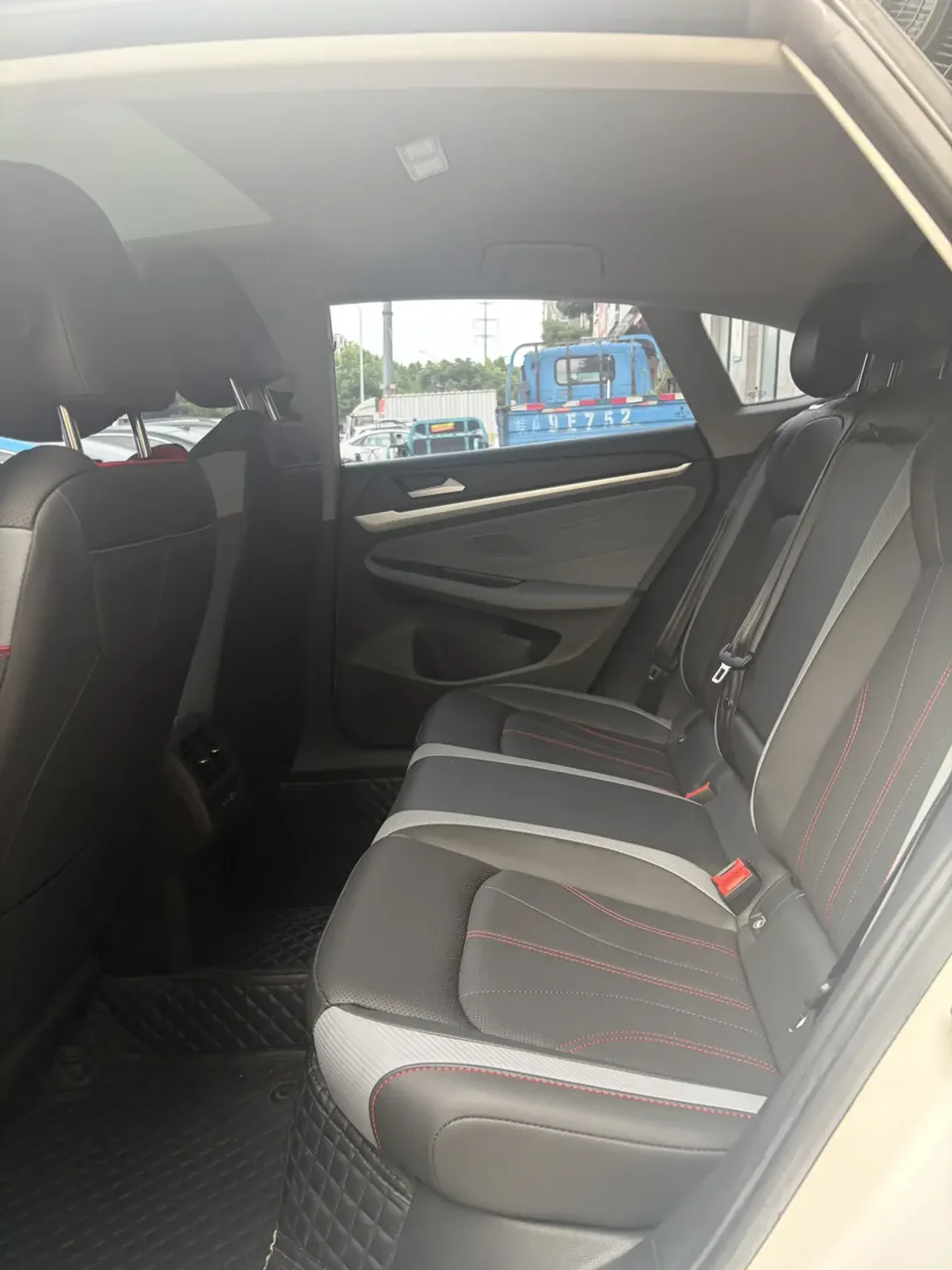 Volkswagen Lamando Lingdu 2022 Lingdu Lingdu L 280TSI DSG Hot Edition 2022 — thumbnail 3