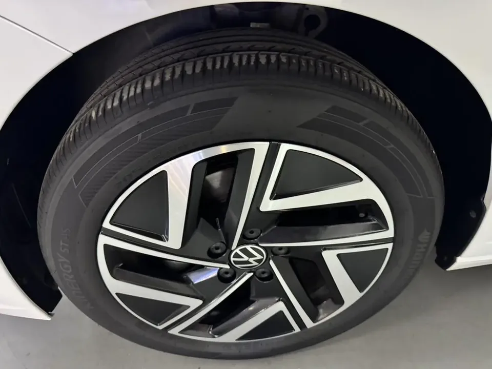 Volkswagen Sagitar 2023 Sagitar 300TSI DSG Excellence Edition 2023 — миниатюра 3