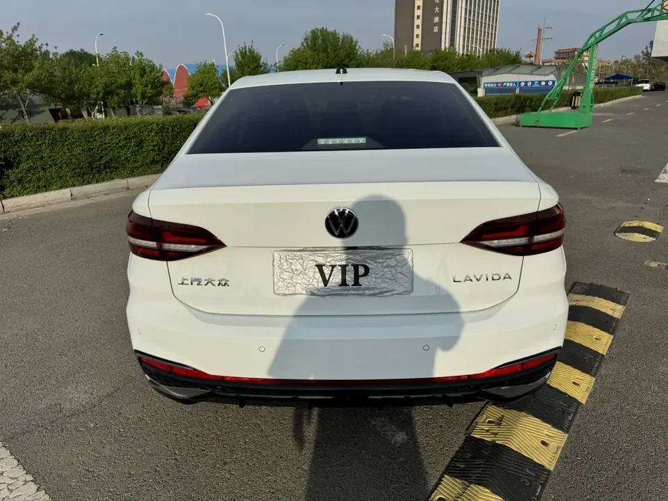 Volkswagen Lavida facelift 1.5L automatic starry sky 5 million version 2023 — миниатюра 2