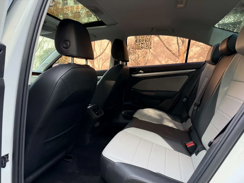 Volkswagen Bora Bora 2023 200TSI DSG Smart Edition 2023 — миниатюра 5
