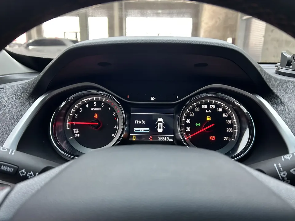 Chevrolet Volando light hybrid Redline 530T indulgent version (5+2 models) 2022 — миниатюра 3