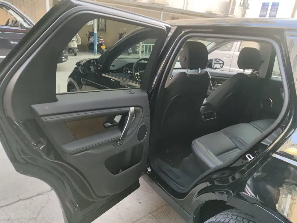 Land Rover Discover Sports Discover Sports 2024 249PS R-Dynamic SE Performance Technology Edition 5 Seaters 2024 — thumbnail 3