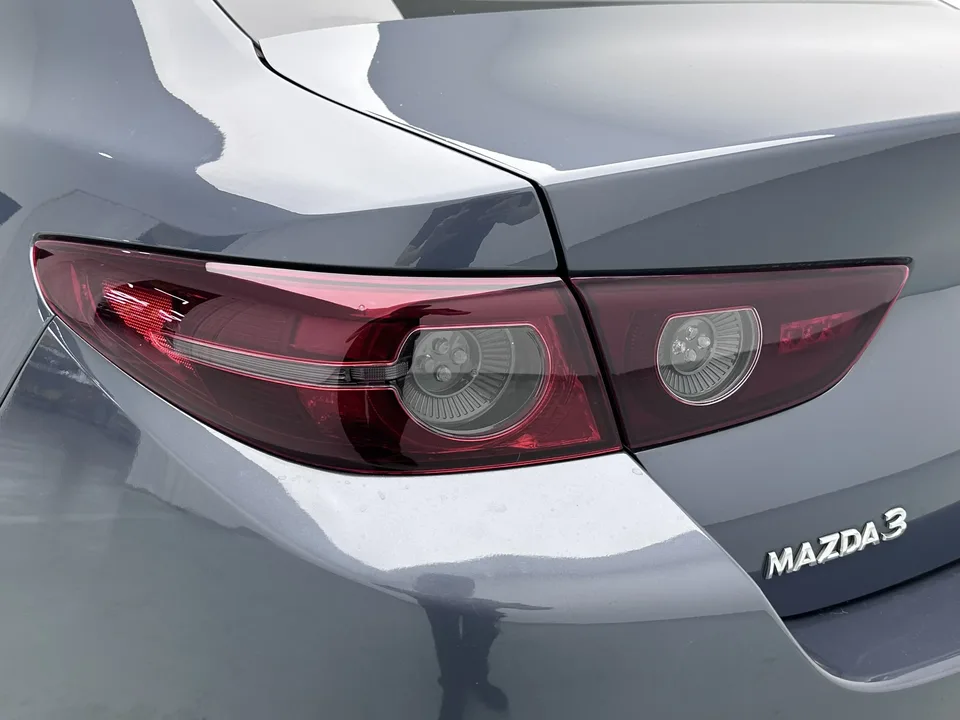 Mazda Axela 2.0L Automatic Elegant Edition 2023 — миниатюра 2