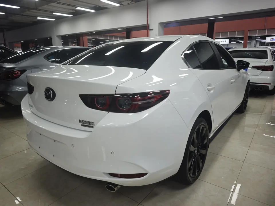 Mazda Axela 2.0L Automatic Engine Edition 2026 — миниатюра 2