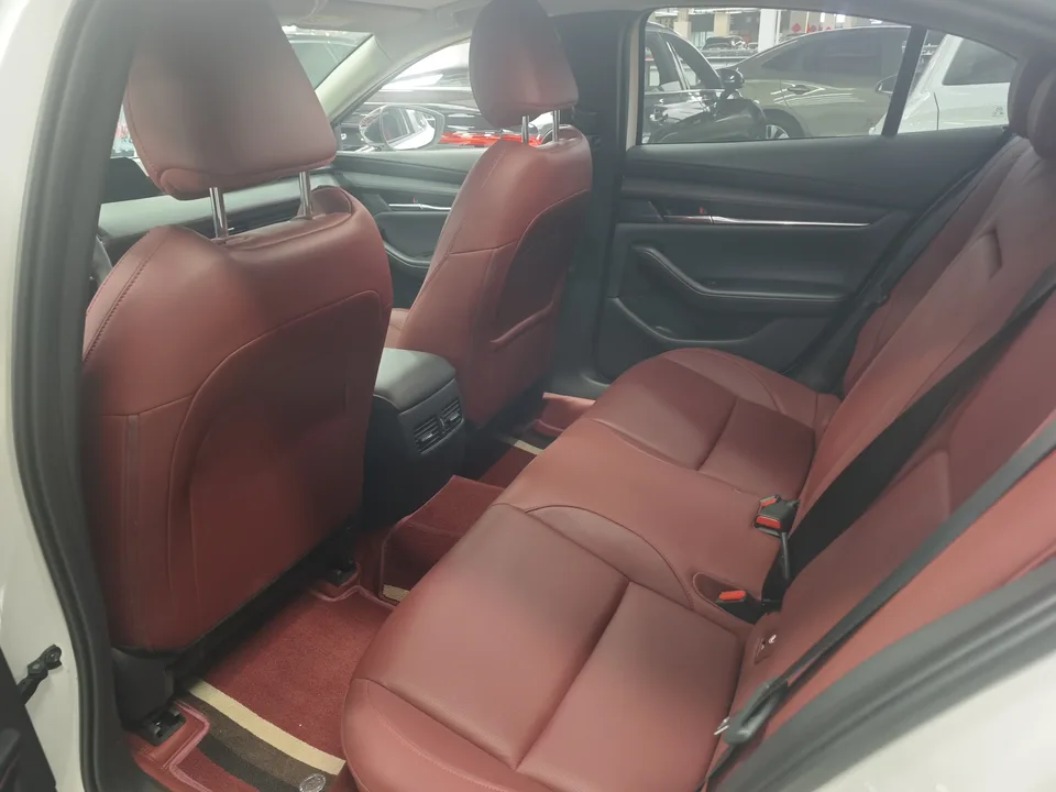 Mazda Axela 2.0L Automatic Engine Edition 2026 — миниатюра 3