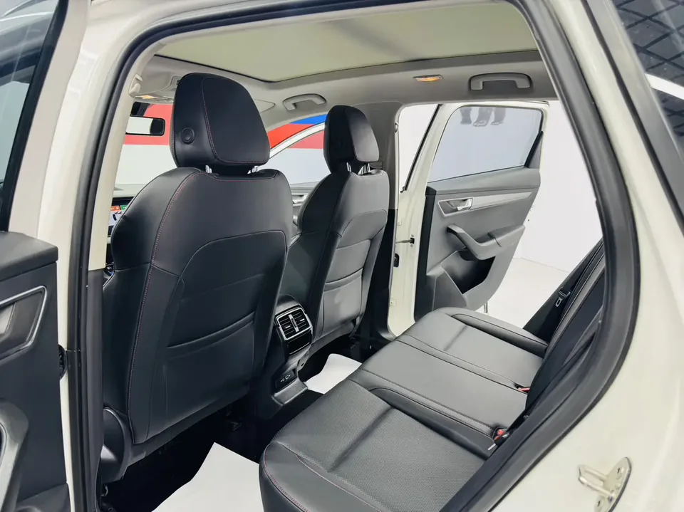 Skoda Karoq Korok 2023 TSI280 Premium Edition 2022 — thumbnail 4
