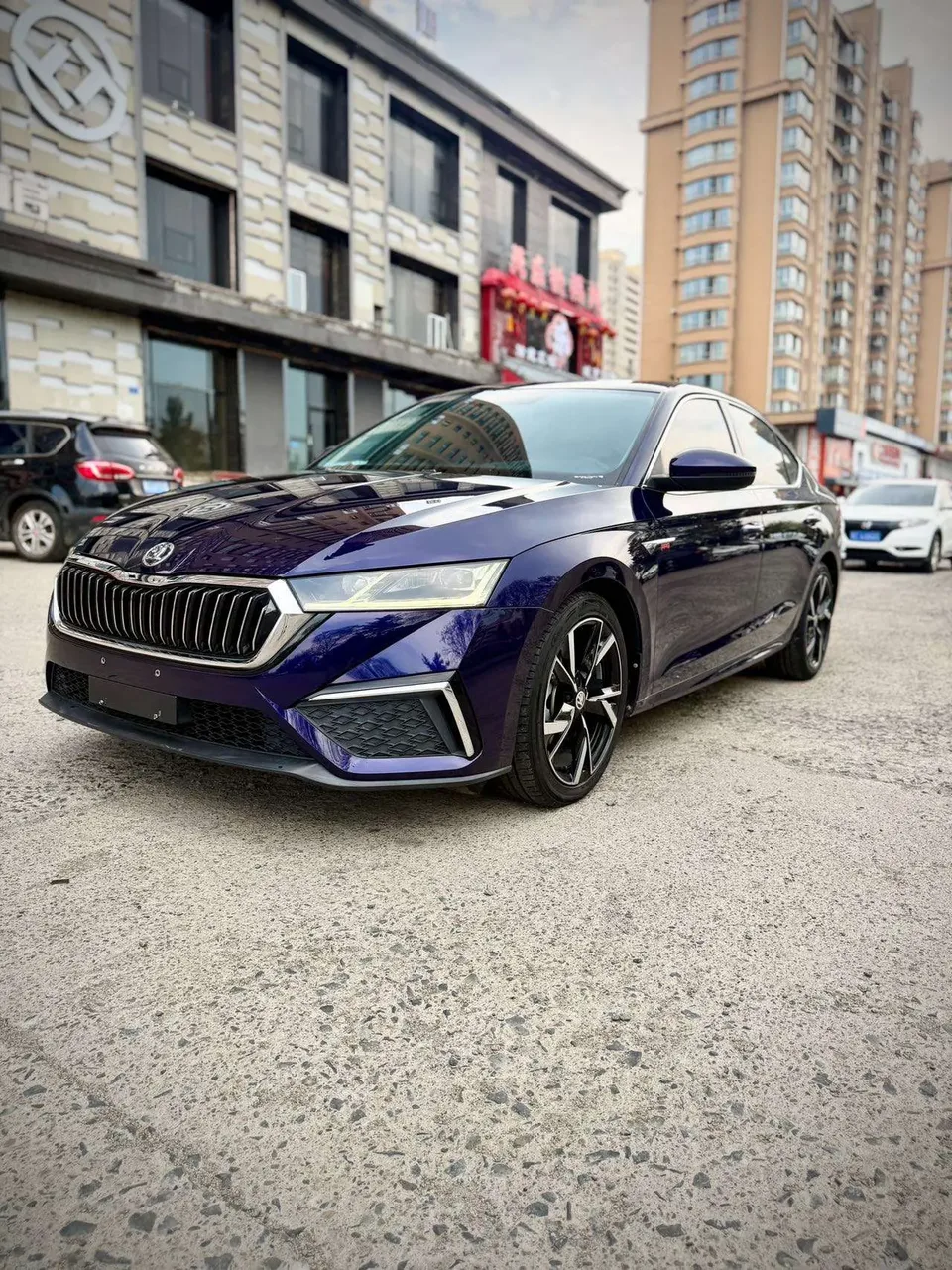 Skoda Octavia PRO TSI280 DSG Exclusive Edition 2023 — фото 1, купить с доставкой в Москву