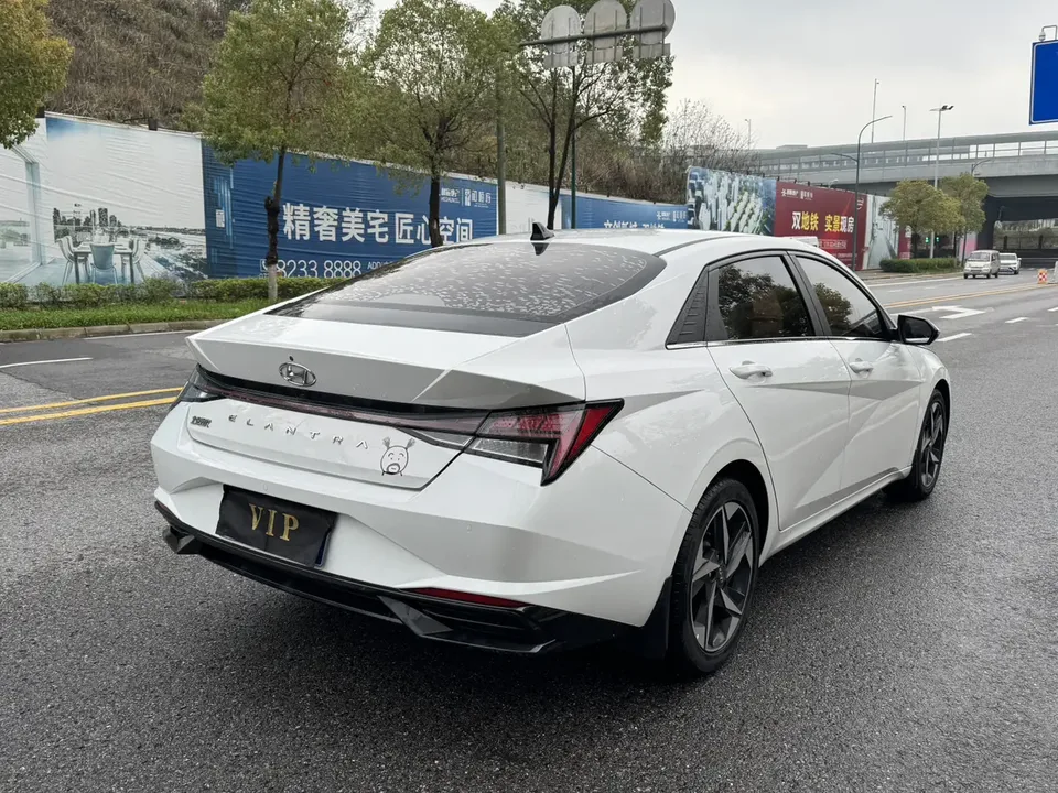 Hyundai Elantra Elantra 2021 Elantra 2021 1.5L CVT LUX Premium Edition 2022 — thumbnail 2