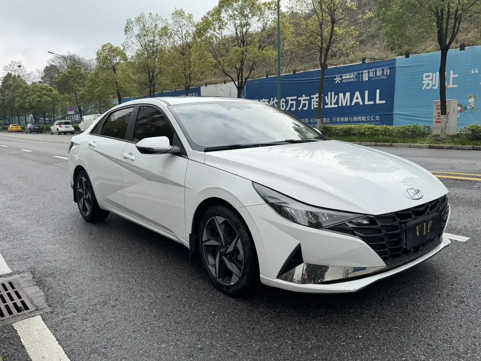 Hyundai Elantra Elantra 2021 Elantra 2021 1.5L CVT LUX Premium Edition 2022 — thumbnail 3
