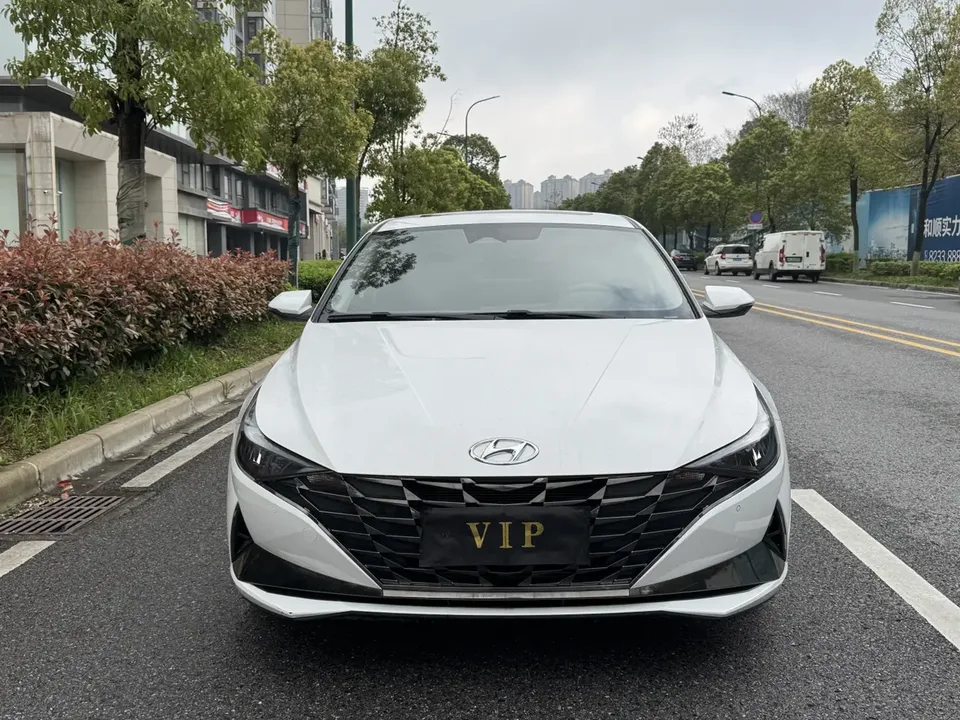 Hyundai Elantra Elantra 2021 Elantra 2021 1.5L CVT LUX Premium Edition 2022 — photo 1, buy with delivery to Moscow