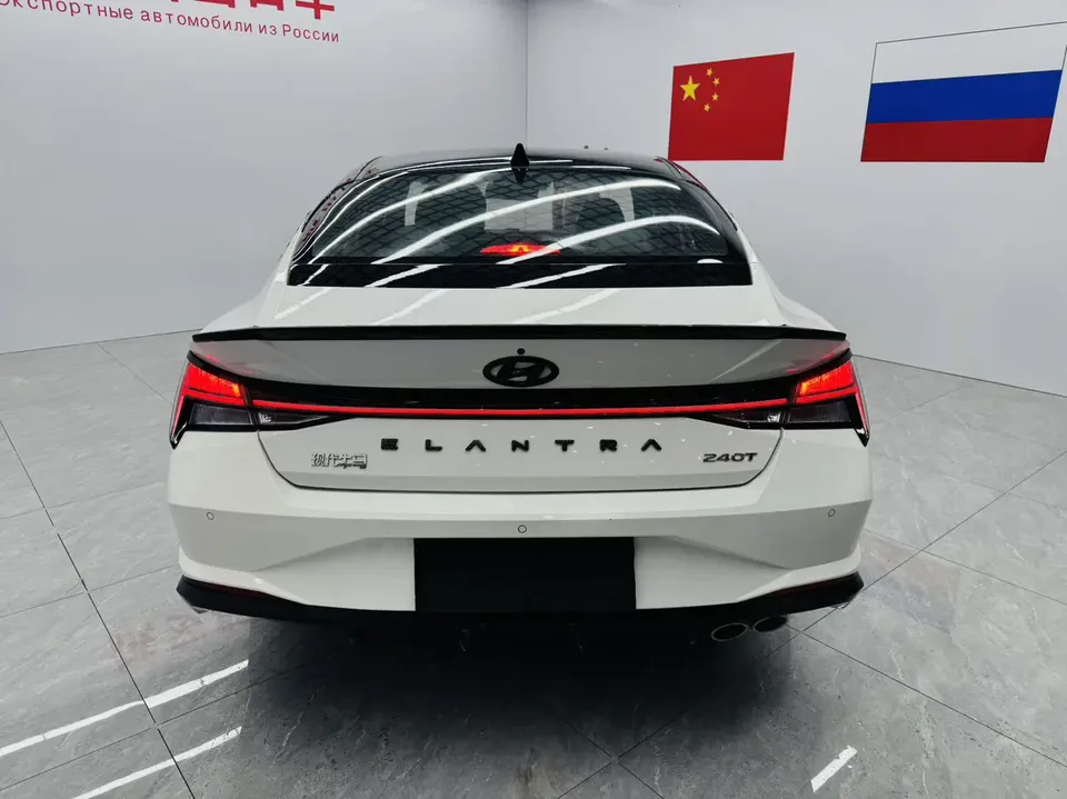 Hyundai Elantra 1.4T DCT TOP flagship version N Line 2023 — миниатюра 5