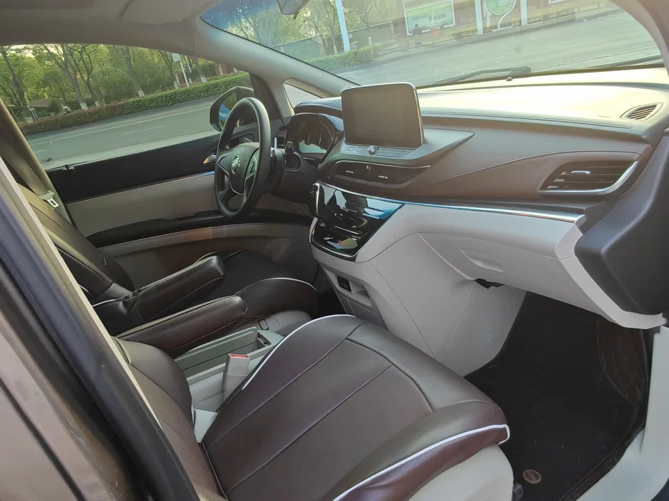 Buick GL8 Buick GL8 2021 Land Business Class 652T Comfort Edition 2022 — миниатюра 4