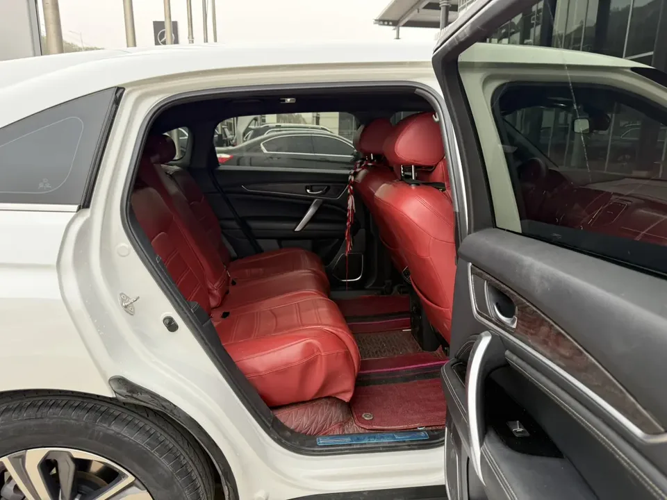 Honda UR-V 240TURBO 2WD Joy Edition 2022 — миниатюра 4
