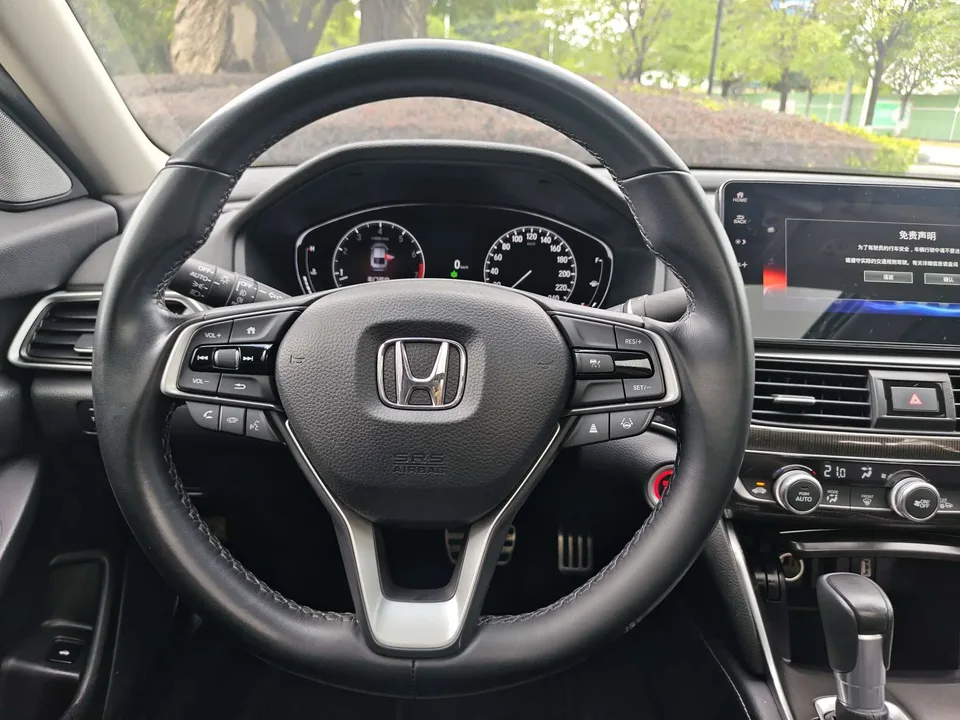 Honda Accord 2022 Accord 260TURBO Fantasy Night Premium Edition 2023 — миниатюра 3