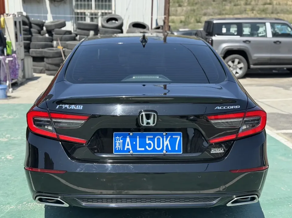 Honda Accord Accord 2022 260TURBO Deluxe Edition 2022 — миниатюра 2