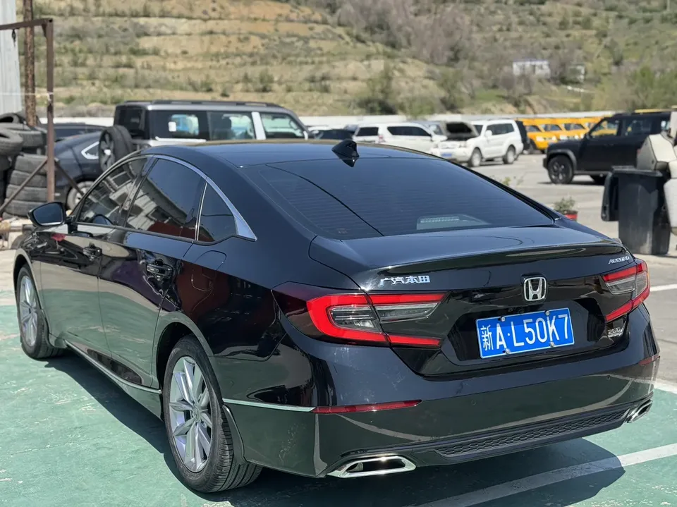 Honda Accord Accord 2022 260TURBO Deluxe Edition 2022 — миниатюра 4