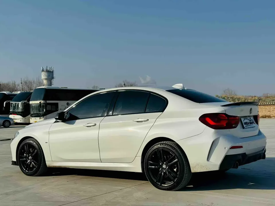 BMW 1 Series BMW 1 Series 2023 125i M Sport Night Edition 2023 — миниатюра 4