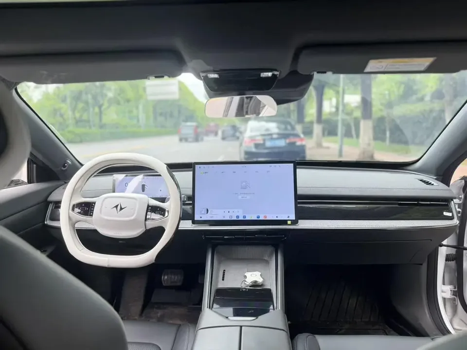 Dongfeng YiPai 007 e007 2024 Extended Range 200 Ruyi Edition 2025 — миниатюра 3