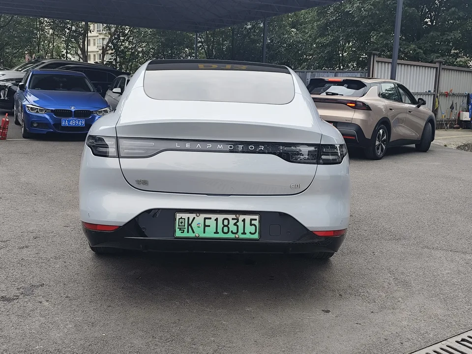 Leapmotor Zero running C01 Extended Range 216 Comfort Edition 2024 — миниатюра 4