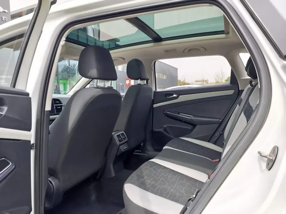 Jetta VS7 280TSI automatic aggressive version 2023 — миниатюра 3