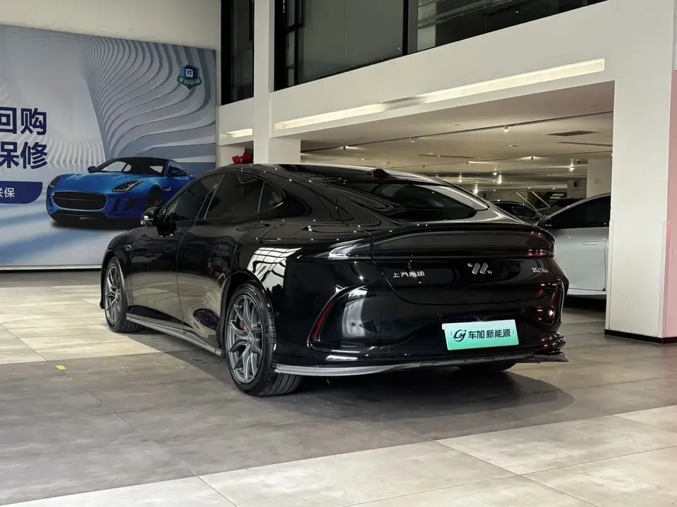 Zhiji L6 Max Standard Edition 75kWh 2025 — миниатюра 2