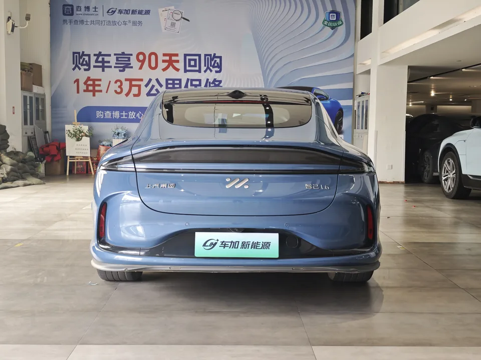 Zhiji L6 Max Standard Edition 75kWh 2025 — миниатюра 2