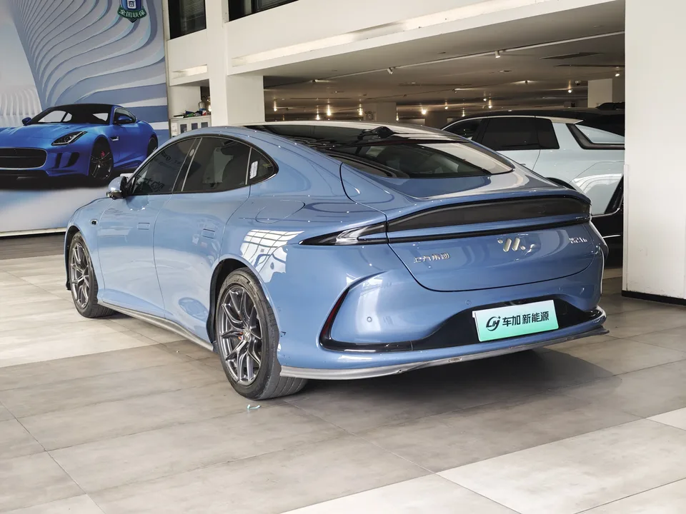 Zhiji L6 Max Standard Edition 75kWh 2025 — миниатюра 4