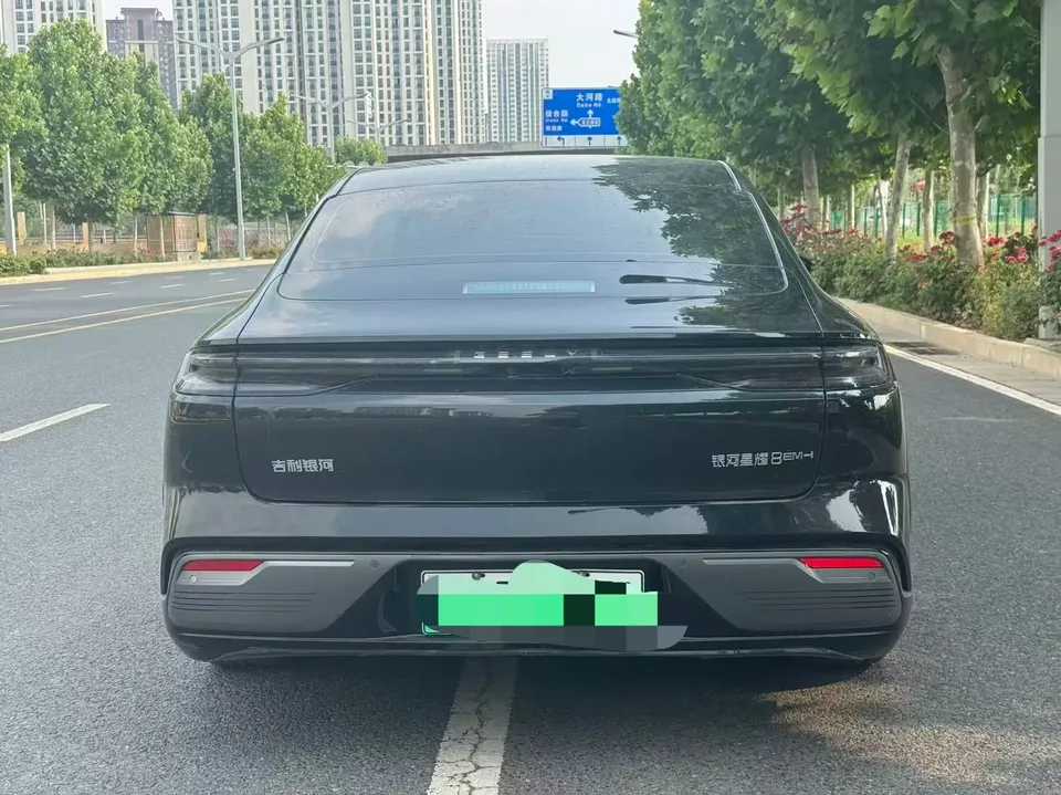 Geely Galaxy Star 8 PHEV 130km EM-i Premium Edition 2025 — миниатюра 2