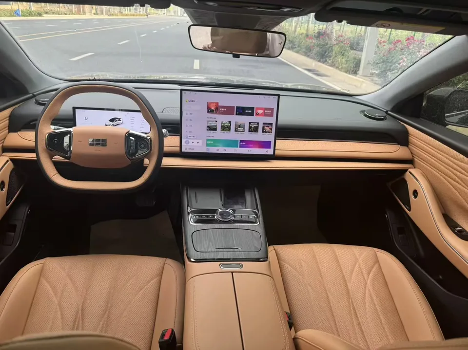 Geely Galaxy Star 8 PHEV 130km EM-i Premium Edition 2025 — миниатюра 5
