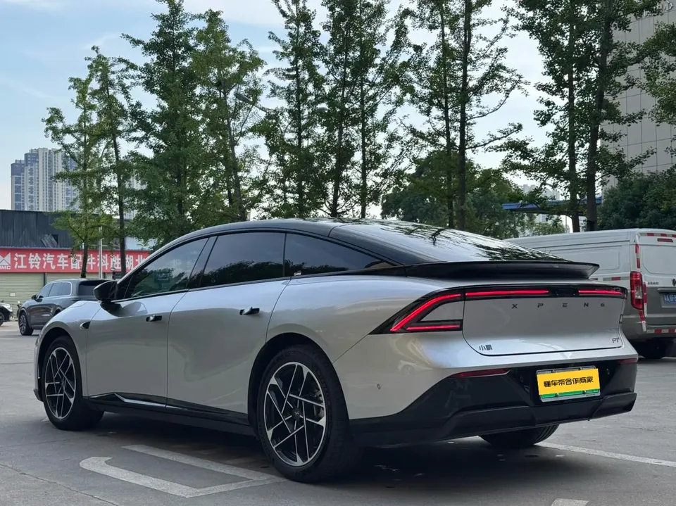XPeng P7+ long-range Max 2025 — миниатюра 2