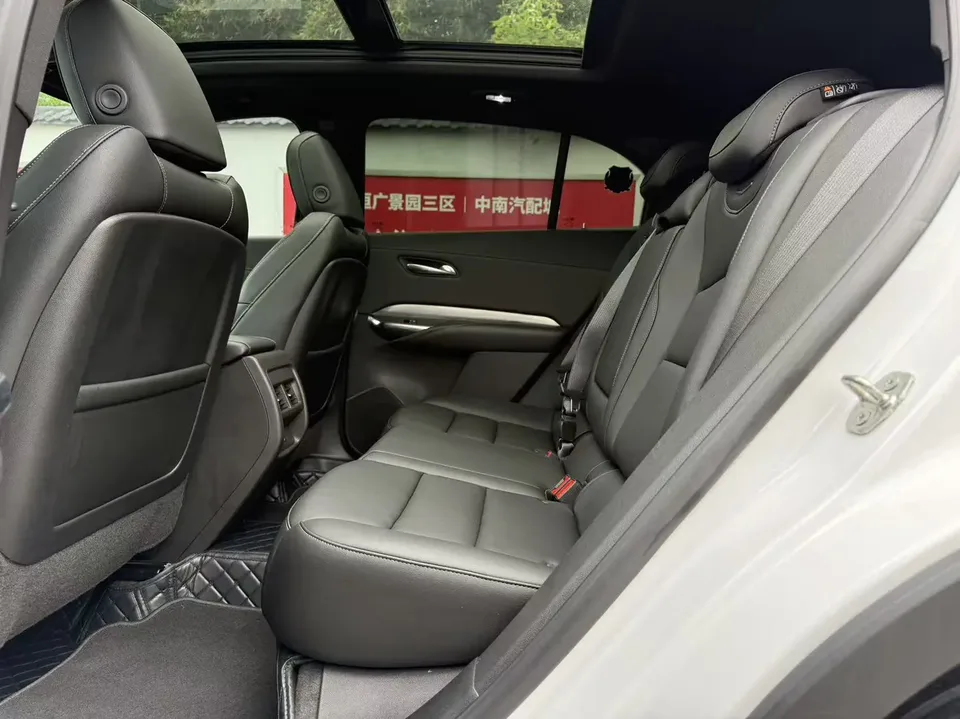 Cadillac XT4 Cadillac XT4 2024 28T 2WD Luxury 2023 — thumbnail 3