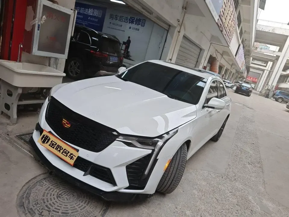 Cadillac CT4 2023