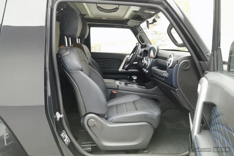 BAIC Beijing Off-road BJ40 2.0T Automatic Four-wheel Drive Tribute to 2020 Honor Edition 2024 — миниатюра 2